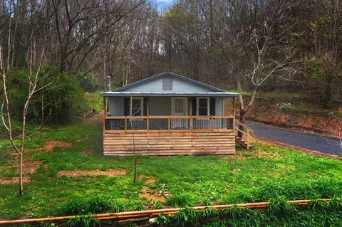 Exterior - 917 Hodgetown Rd, Rutledge, TN 37861 photo 2 of 7