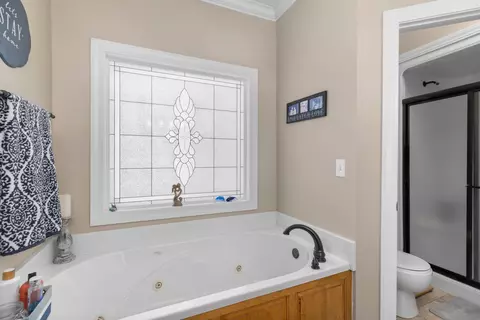 Bath - 2391 Boat Dock Rd, Talbott, TN 37877 photo 2 of 4