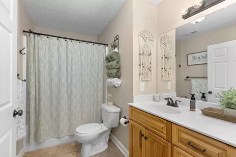 Bath - 2391 Boat Dock Rd, Talbott, TN 37877 photo 3 of 4