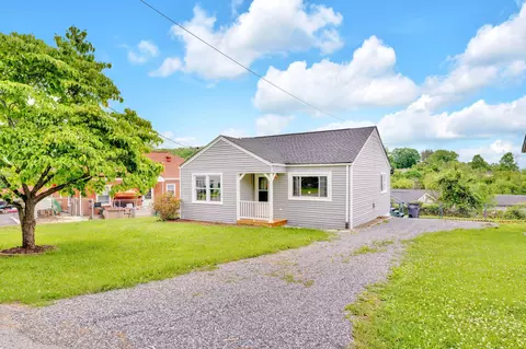 3931 Bond Dr, Kingsport, TN 37664