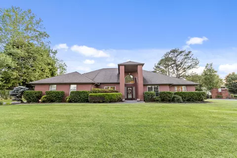 633 Colonial Dr, Morristown, TN 37814