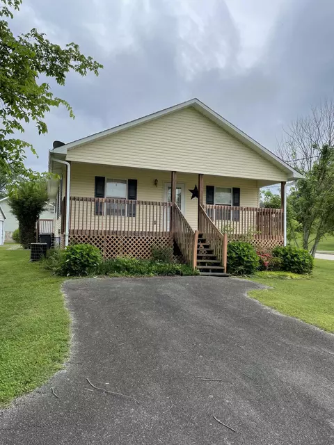 1035 Barker Dr, White Pine, TN 37890