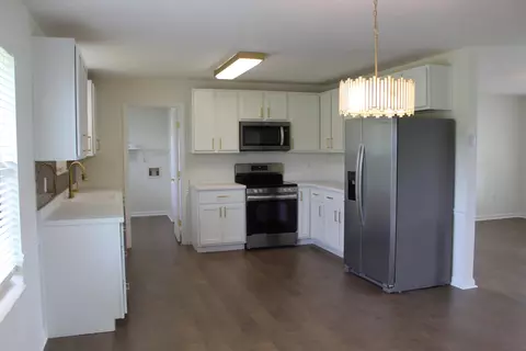 Kitchen - 7270 Sweetbriar Drive Dr, Talbott, TN 37877 photo 8 of 9