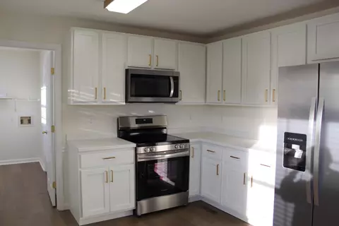 Kitchen - 7270 Sweetbriar Drive Dr, Talbott, TN 37877 photo 3 of 9