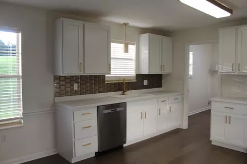 Kitchen - 7270 Sweetbriar Drive Dr, Talbott, TN 37877 photo 2 of 9