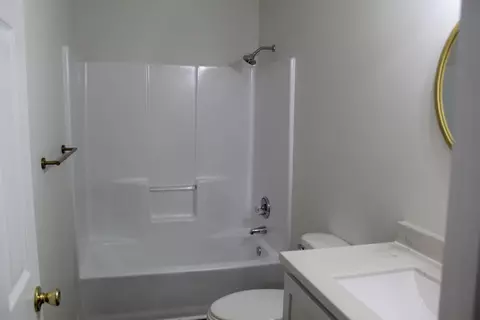 Bath - 7270 Sweetbriar Drive Dr, Talbott, TN 37877 photo 5 of 8