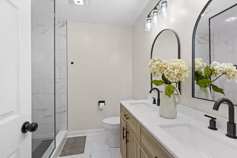 Bath - 1710 Allen Rd, Talbott, TN 37877 photo 1 of 3
