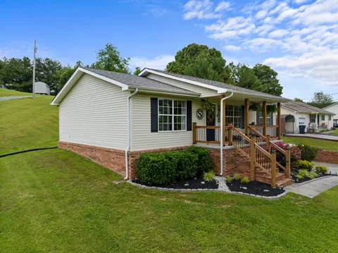 Exterior - 1710 Allen Rd, Talbott, TN 37877 photo 4 of 5