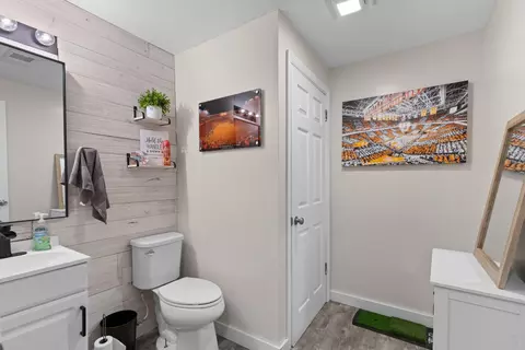 Bath - 1710 Allen Rd, Talbott, TN 37877 photo 3 of 3