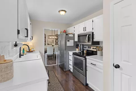 Kitchen - 1710 Allen Rd, Talbott, TN 37877 photo 2 of 2