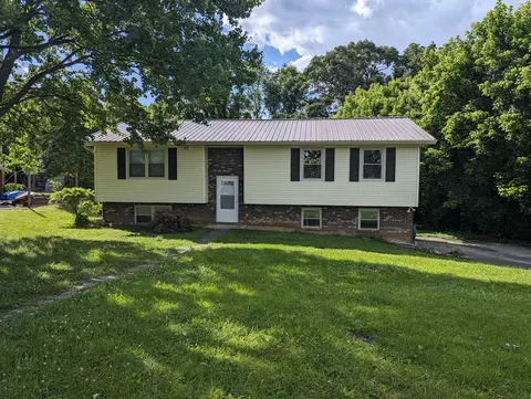 2743 Stacy Ave, Morristown, TN 37814