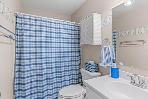 Bath - 6916 Westgate Cir, Talbott, TN 37877 photo 2 of 2