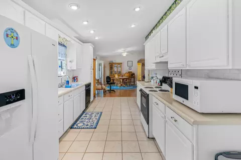 Kitchen - 6916 Westgate Cir, Talbott, TN 37877 photo 2 of 2