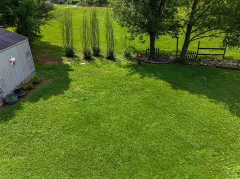 Exterior - 6916 Westgate Cir, Talbott, TN 37877 photo 9 of 13