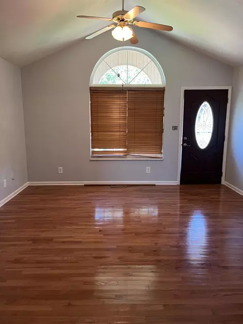 Living - 502 Alpine Cir, Talbott, TN 37877 photo 6 of 6