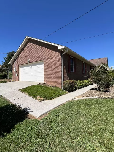 Exterior - 502 Alpine Cir, Talbott, TN 37877 photo 4 of 13