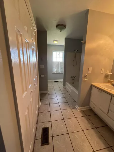 Entry Way - 502 Alpine Cir, Talbott, TN 37877 photo 2 of 2