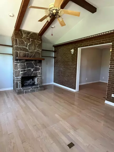 Living - 502 Alpine Cir, Talbott, TN 37877 photo 3 of 6