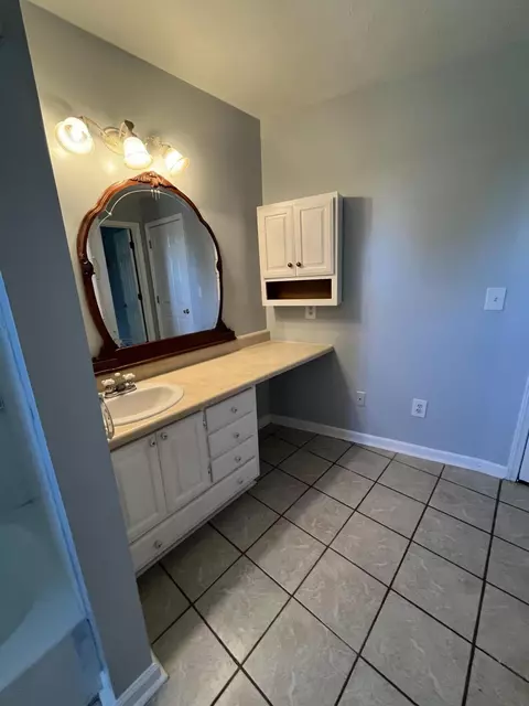 Bath - 502 Alpine Cir, Talbott, TN 37877 photo 5 of 7
