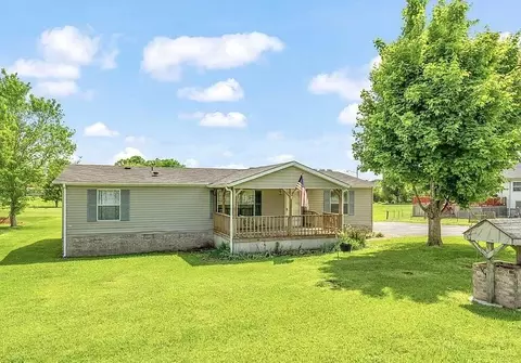 1721 Monroe St, Sweetwater, TN 37874