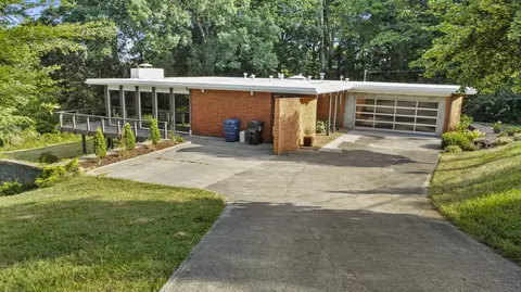 1629 Christmas Dr, Morristown, TN 37814