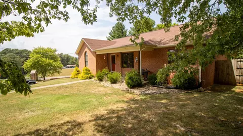 3301 Northwind Dr, Morristown, TN 37814