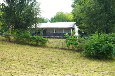 1271 Sager Rd, Dandridge, TN 37725
