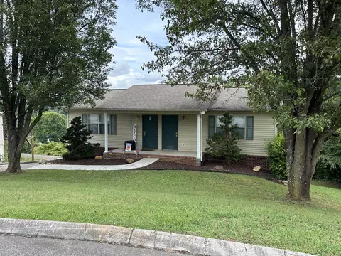 304-306 Willow Greene Dr, Morristown, TN 37814