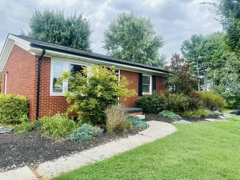 6404 Clover Ln, Talbott, TN 37877