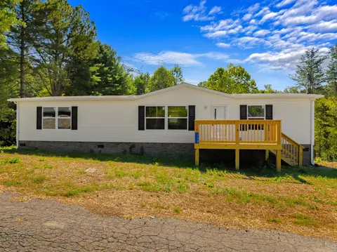 112 Knight Rd, Rogersville, TN 37857