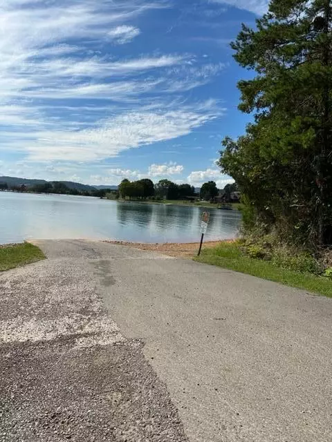 1382 Oak Grove Rd, Bean Station, TN 37708