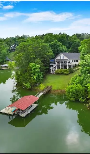 1242 Cobblestone Ln, Dandridge, TN 37725