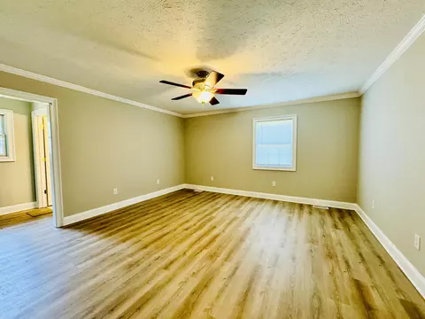 Living - 8122 Robert Watkins Rd, Talbott, TN 37877 photo 4 of 8
