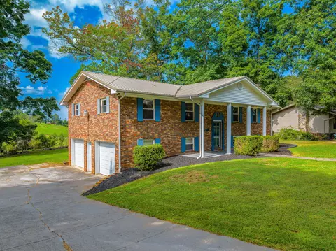 1620 Lake Park Cir, Morristown, TN 37814
