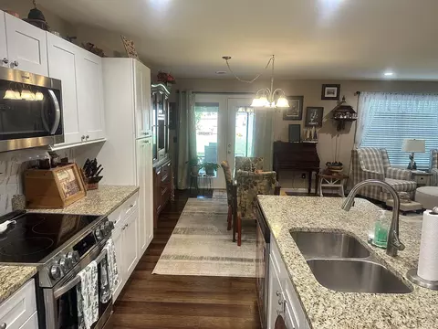 Kitchen - 909 Erica Drive Dr, Talbott, TN 37877 photo 2 of 5