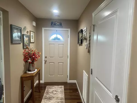 Entry Way - 909 Erica Drive Dr, Talbott, TN 37877 photo 1 of 2