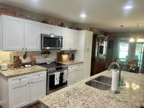 Kitchen - 909 Erica Drive Dr, Talbott, TN 37877 photo 3 of 5