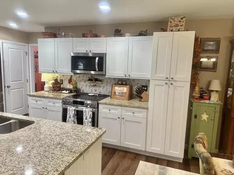 Kitchen - 909 Erica Drive Dr, Talbott, TN 37877 photo 4 of 5