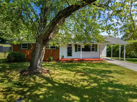 332 Summitt Heights Dr, Jefferson City, TN 37760