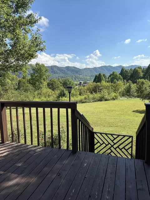 752 Copper Ridge Rd, Eidson, TN 37731 photo 2