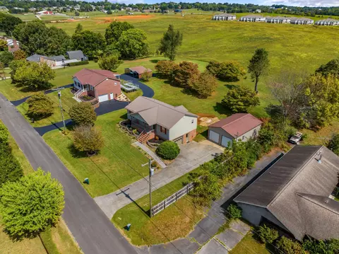 2666 Mayfield Dr, Talbott, TN 37877 photo 4