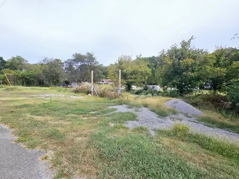 1300 Jackson Bend Rd, Lenoir City, TN 37772