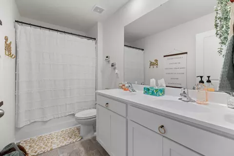 Bath - 1220 Cole Dr, Talbott, TN 37877 photo 1 of 1