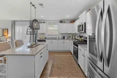 Kitchen - 1220 Cole Dr, Talbott, TN 37877 photo 2 of 2