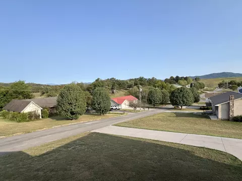 135 N North Ridge Dr, Parrottsville, TN 37843