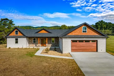 172 Shields Crossing Dr, Bean Station, TN 37708