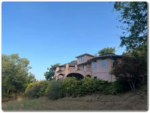461 Trotline Rd, Dandridge, TN 37725