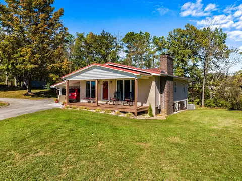 1124 Newman Riley Rd, Dandridge, TN 37725