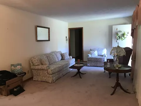 Living - 593 Meek St, Talbott, TN 37877 photo 2 of 3