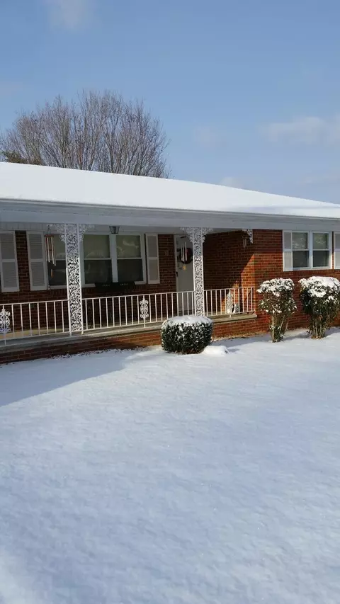 Exterior - 593 Meek St, Talbott, TN 37877 photo 2 of 5